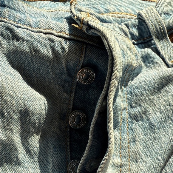 Levi's 501 Light Blue Frayed Jean Shorts Size 29 - Picture 8 of 8